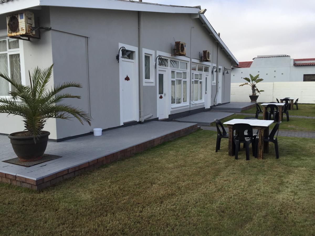 Casa Mia Hotel Уолфиш Бей Екстериор снимка