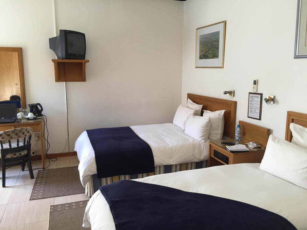Casa Mia Hotel Уолфиш Бей Екстериор снимка
