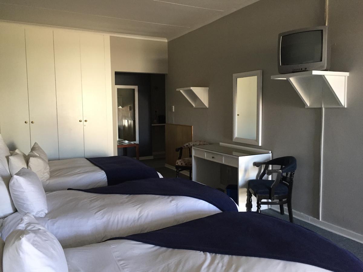 Casa Mia Hotel Уолфиш Бей Екстериор снимка