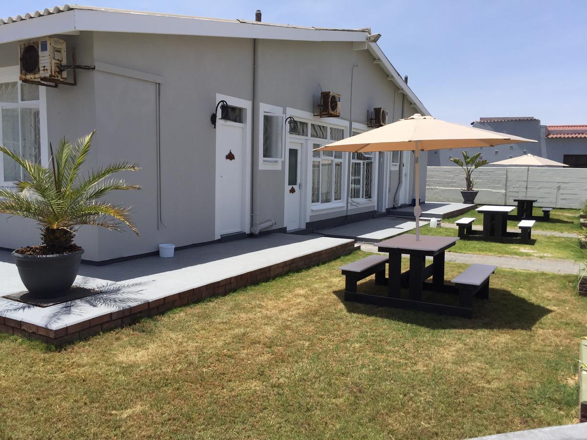 Casa Mia Hotel Уолфиш Бей Екстериор снимка
