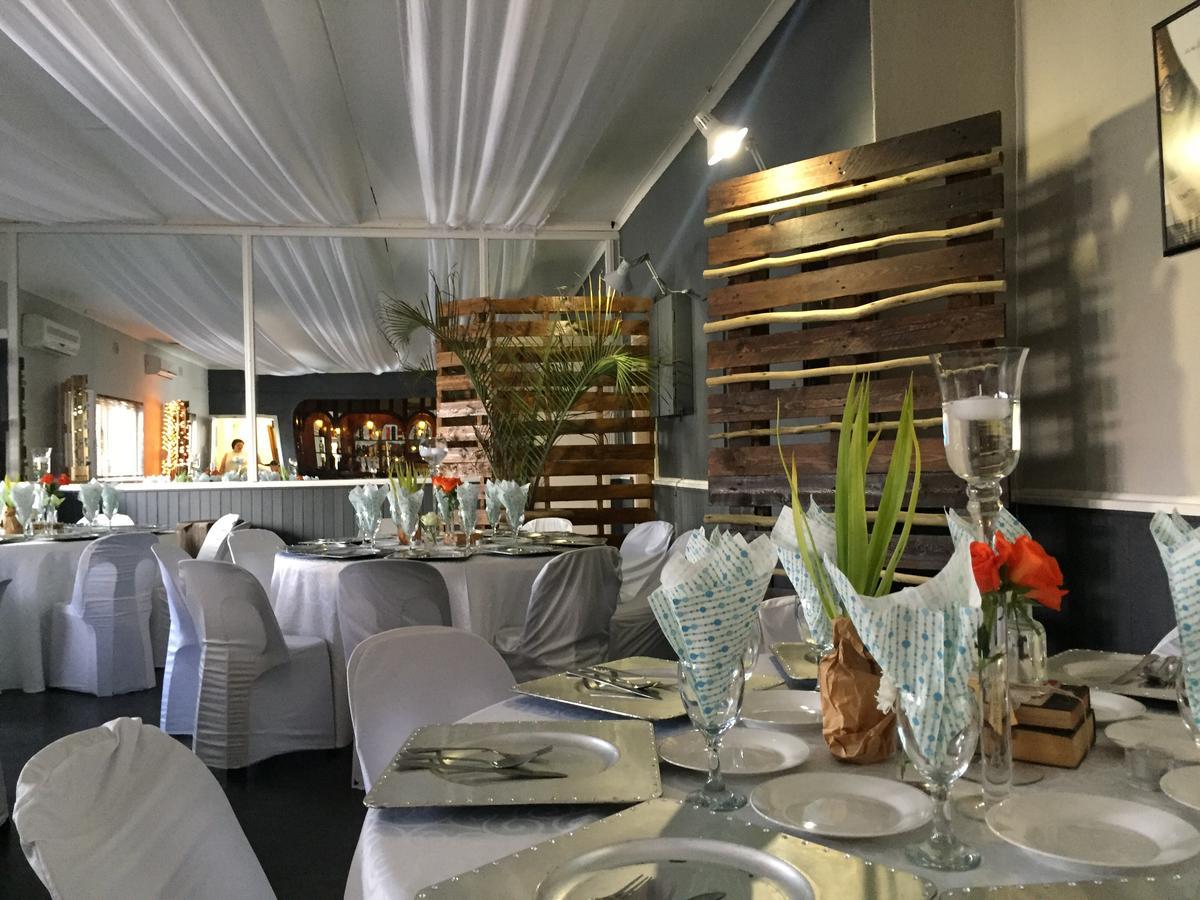 Casa Mia Hotel Уолфиш Бей Екстериор снимка